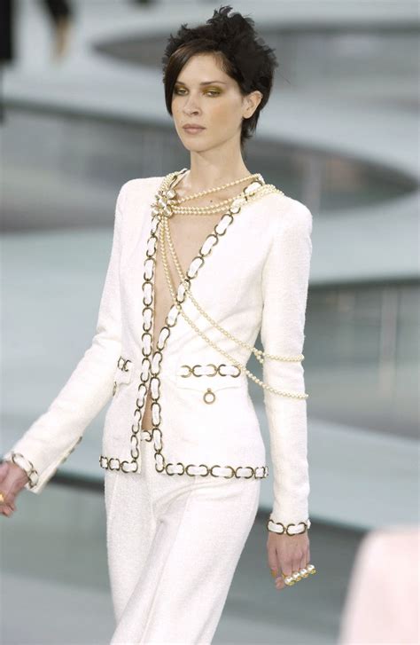 chanel outfit 2002|chanel spring 2002.